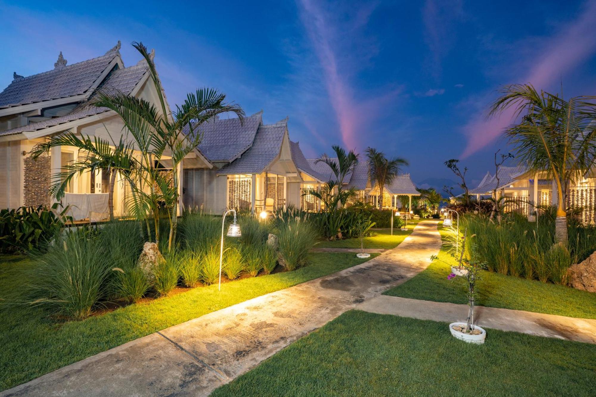 Paus Putih Hotel レンボンガン島 エクステリア 写真