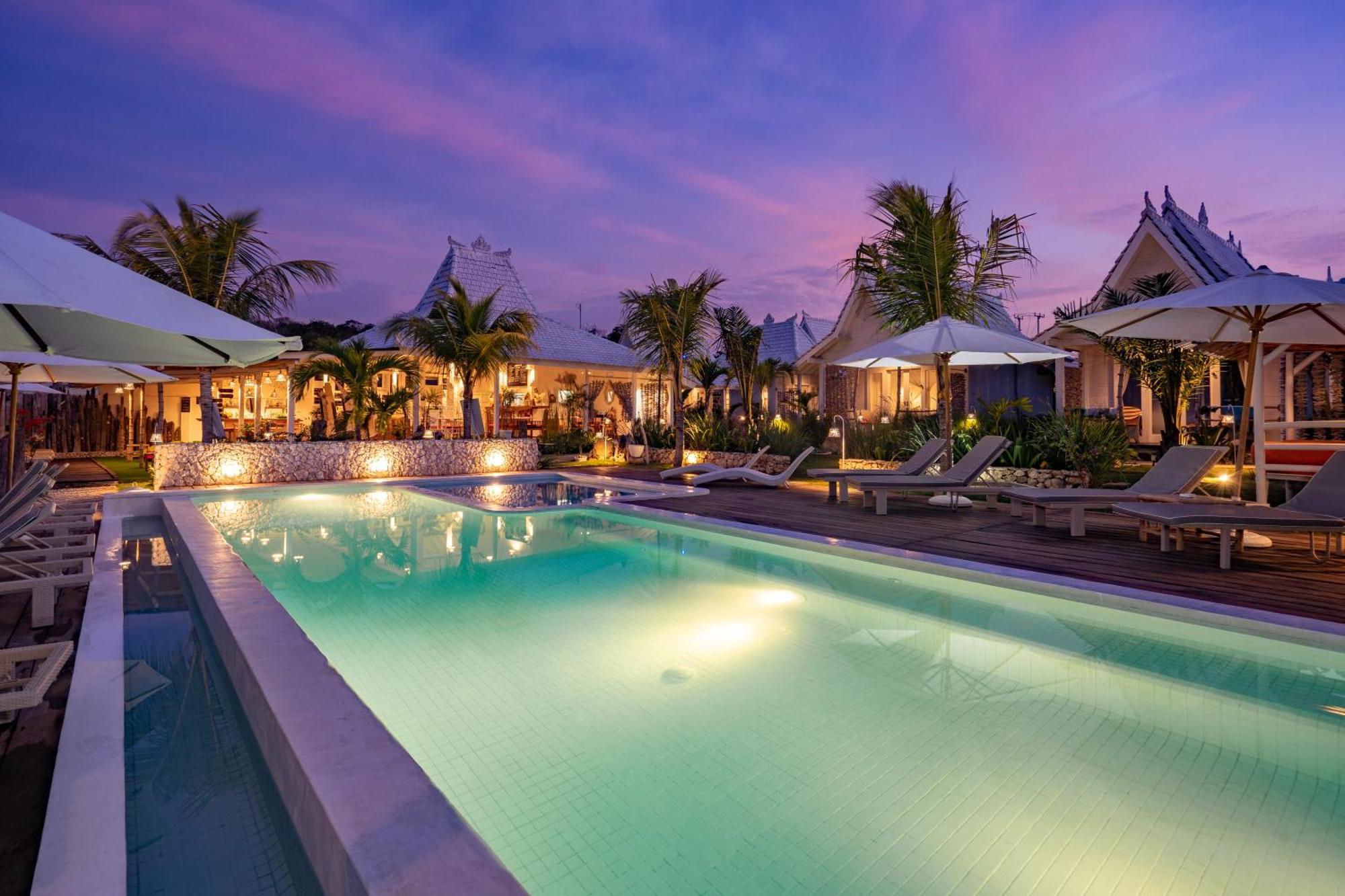 Paus Putih Hotel レンボンガン島 エクステリア 写真