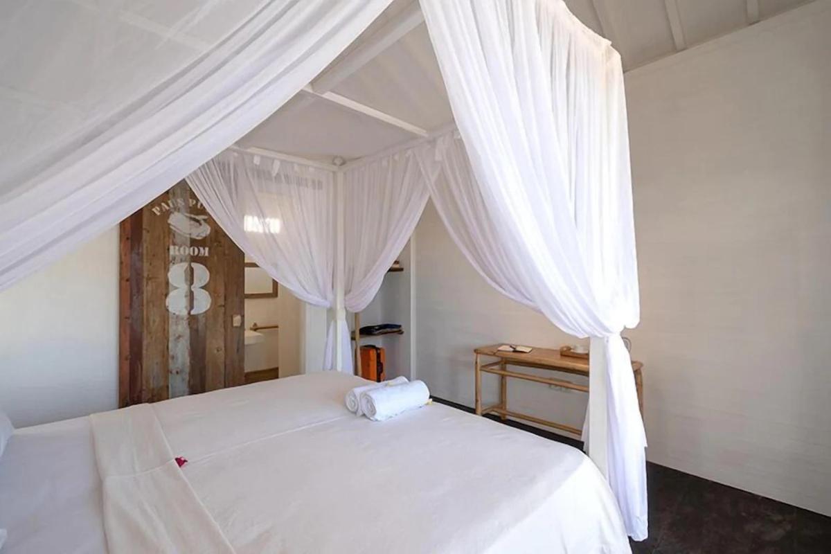 Paus Putih Hotel レンボンガン島 エクステリア 写真