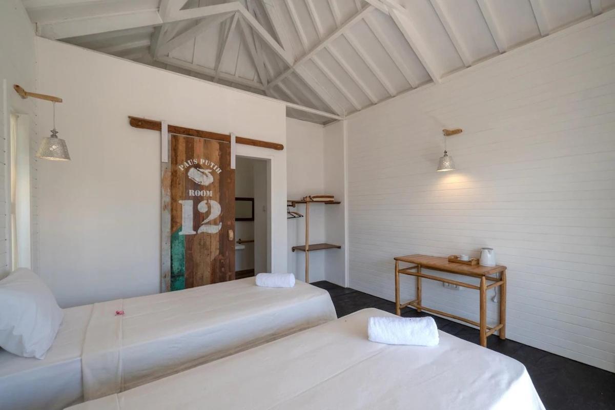 Paus Putih Hotel レンボンガン島 エクステリア 写真